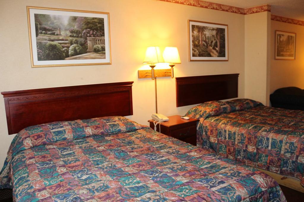 Magnolia Bay Hotel & Suites Джонсборо Экстерьер фото