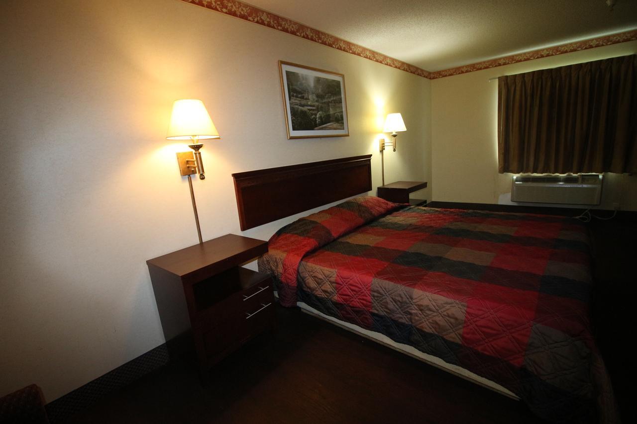 Magnolia Bay Hotel & Suites Джонсборо Экстерьер фото