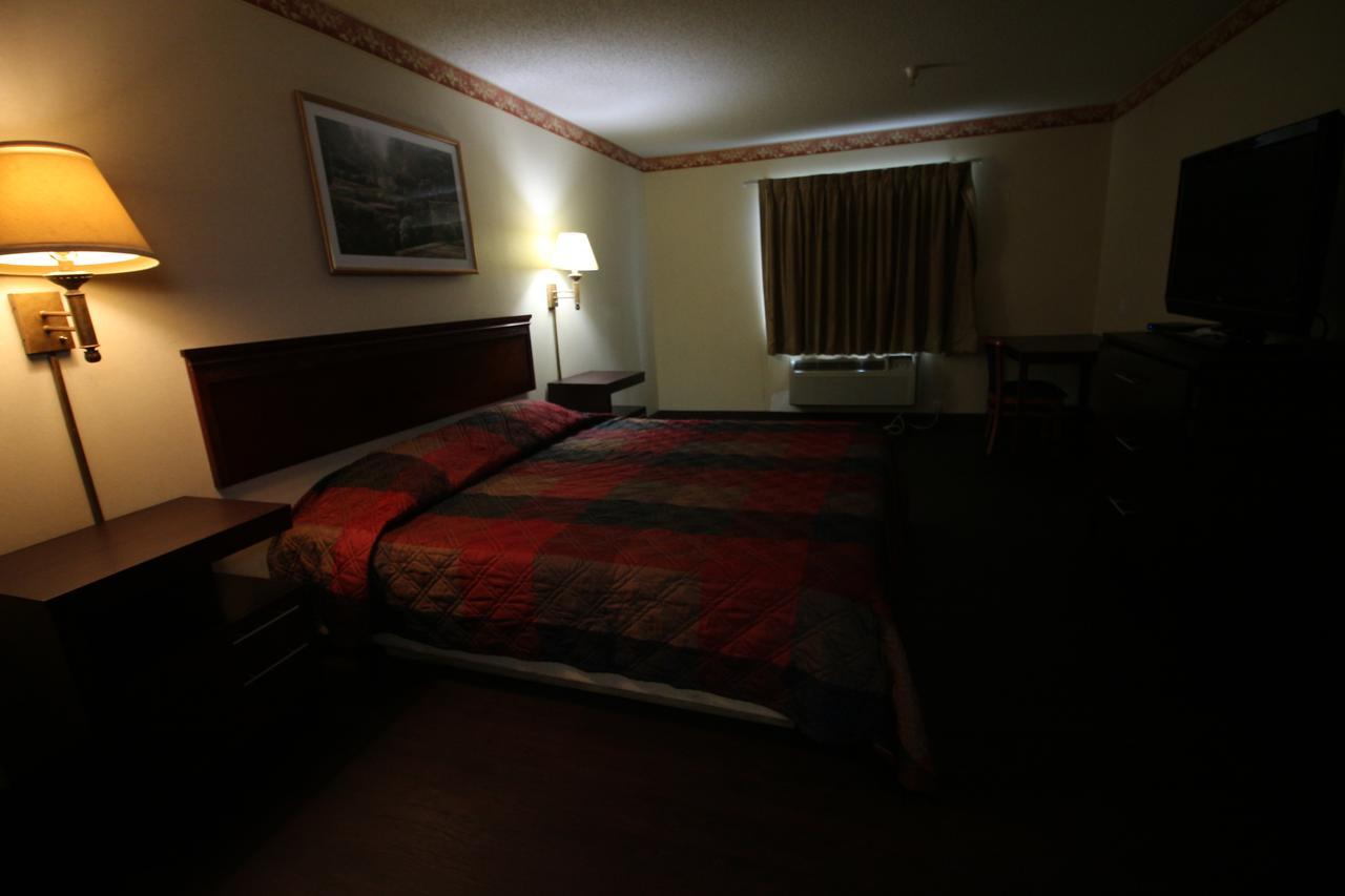 Magnolia Bay Hotel & Suites Джонсборо Экстерьер фото